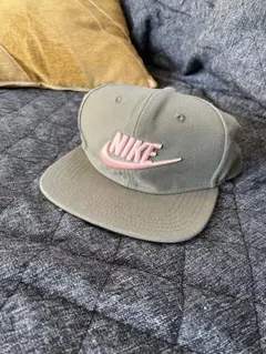 Nike オリーブグリーン キャップ