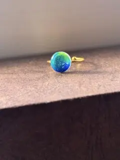 【匿名配送】ハンドメイド リング 指輪 レジン グラデーションカラー
