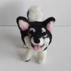 羊毛フェルトの黒柴のぬいぐるみ