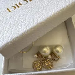 早いもの勝ち Dior ディオール パール ピアス ゴールド CD Navy - メルカリ