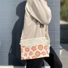 北欧柄ピンクの花のサコッシュ