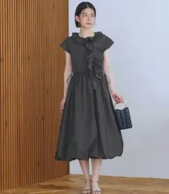 【新品タグ付き】フリルデザイン バルーンワンピース ブラックLサイズ