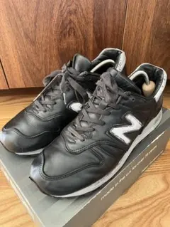 New Balance M1300 ブラック レザー スニーカーのサムネイル