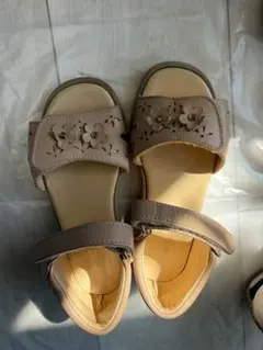 キッズ サンダル 17cm フラワー ピンクベージュ 女の子