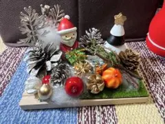 クリスマス飾り サンタと自然素材のアレンジメント