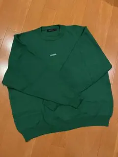 ロゴ入りニット