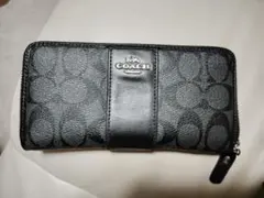 b*l様 COACH シグネチャー ラウンドファスナー 長財布 ブラック中古品