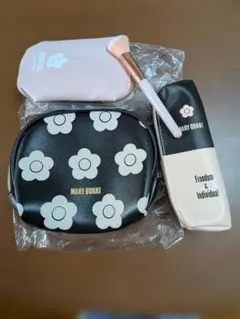 ✿MARY QUANT DAISY DOLL ポーチセット✿