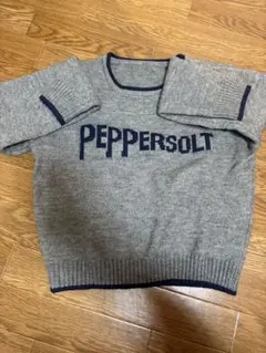 グレー ニットセーター