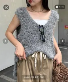 深Ｕメランジフェザーベスト グレー