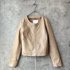 セシルマクビー　フェイクレザー　ノーカラー　ジャケット　ライダース　ベージュ　M