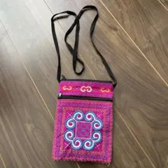 刺繍ショルダーバッグ