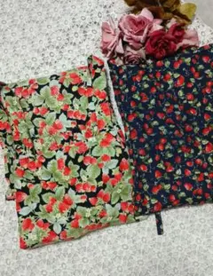 ヴィンテージ♡イチゴ柄エプロンとスカートの2点セットのサムネイル