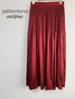 レッド ロングスカート