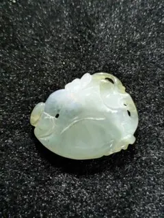 翡翠 魚型 ペンダント 約36mm