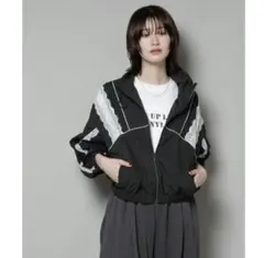 新品未使用　レースストライプ切り替えナイロンブルゾン