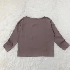 グリーンレーベルリラクシング　長袖カットソー　綿混　金ボタン　グレージュトップス