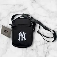 新品タグ付き MLB ニューヨークヤンキース ミニショルダーバッグ ブラックのサムネイル