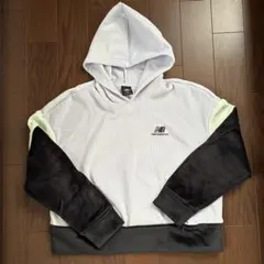 美品！new barance ニューバランス レディース パーカー S