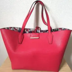 GUESS トートバッグ