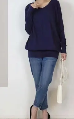 LARU Vネックニット ネイビー