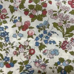 C&S リバティ　ナンシーアン　(オフ地)50cm 幅約110cm