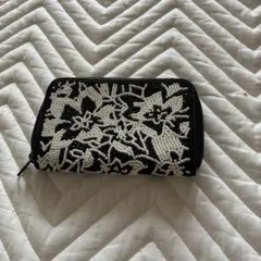 美品！柏ビーズ ビーズ刺繍 花柄 ラウンドファスナー 長財布 - メルカリ