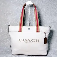 COACH CJ607 キャンバス トートバッグ ロゴ A4収納 チャーム付きのサムネイル
