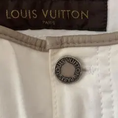 LOUISVUITTON モノグラム柄キルティング白パンツ ホワイトロゴ刺繍入りのサムネイル