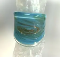 ガラス作家さんの指輪　水色にゴールドのマーブル