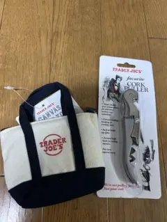 TRADER JOE'S エコバッグ、ワインオープナー＆コルクプラー