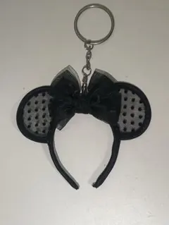 ミニーマウス風 黒 カチューシャ キーホルダー付き