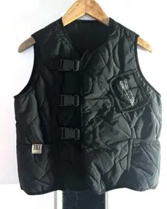 ≪130cm≫【送料込み1,200円円】ブラック　中綿ベスト