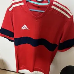 adidas 赤 Vネック シャツ S