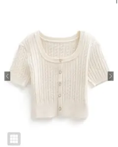 ケーブル編みニット