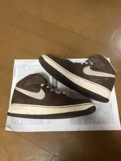 Nike ハイカットスニーカー ブラウン