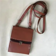 フェラガモ ガンチーニ ショルダー付き 財布