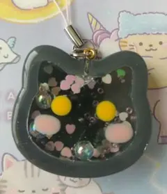 猫　チャーム　　レジンシェイカーキーホルダー