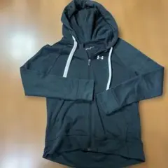 アンダーアーマー　パーカー