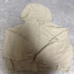 ベージュ フード付き