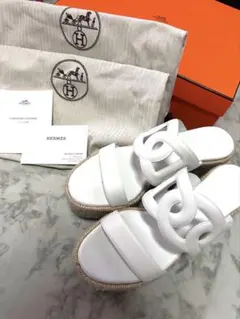 HERMES ホワイトレザーウェッジサンダル イテアのサムネイル