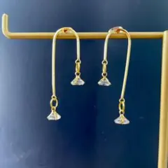 キラキラ揺れるピアス