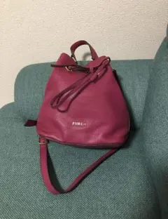 今がチャンス‼️FURLA ショルダーバッグ 巾着型 ピンクのサムネイル
