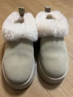 UGG×SNIDEL WTAZZELLE ベージュファームートンブーツ22のサムネイル