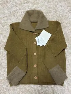 ファー切り替え襟付きリブニットカーディガン