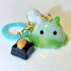 【ちょっと一息】アーモンドチョコと抹茶ラテ めんだこ 目印アクセサリー
