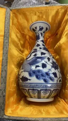 青白磁龍絵の景徳鎮・陶磁壺 「中日文化研究所創立六十周年記念」品
