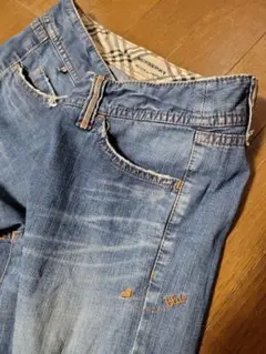 BURBERRY⭐刺繍が可愛い⭐デニムパンツ⭐ブルーレーベル