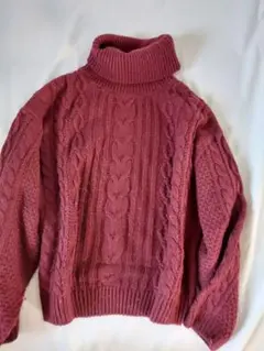ワインレッド ケーブルニット タートルネックセーター