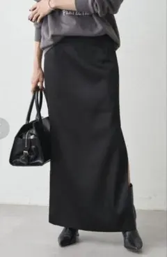LOUNGEDRESS スリットサテンタイトスカートのサムネイル